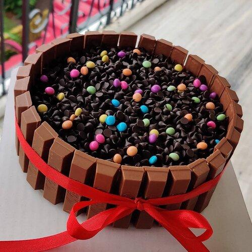 Kit Kat Cake