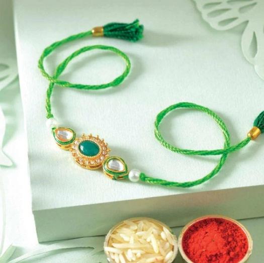 Beautiful Viridescent Rakhi Glamour