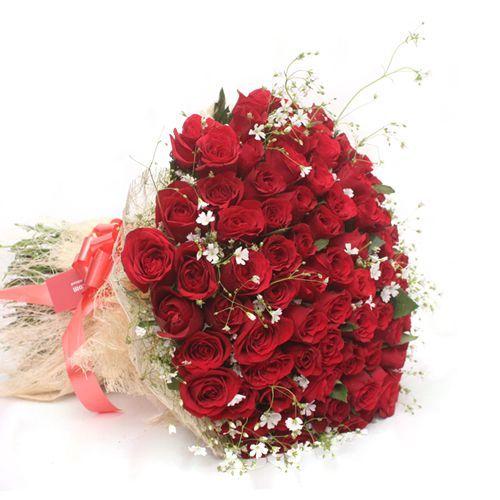 A Silver Jubilee Collection Of Roses Flower - In Jute Wrap