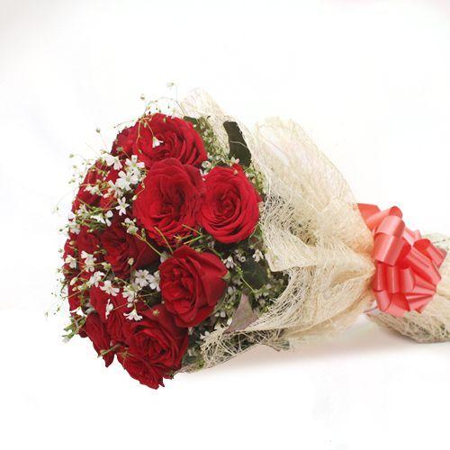 Lovely Roses Flower Bunch - In Jute Wrap